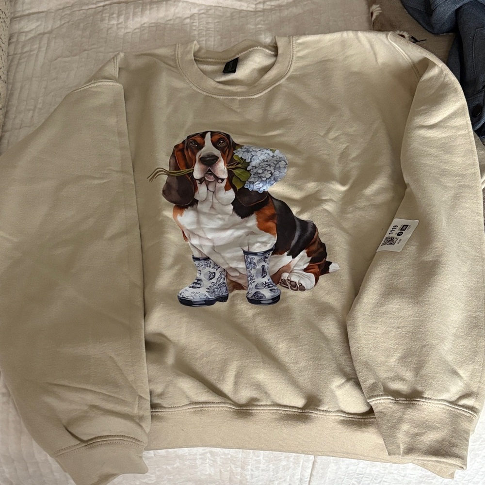 Basset Hound Beige Dog Graphic Sweatshirt